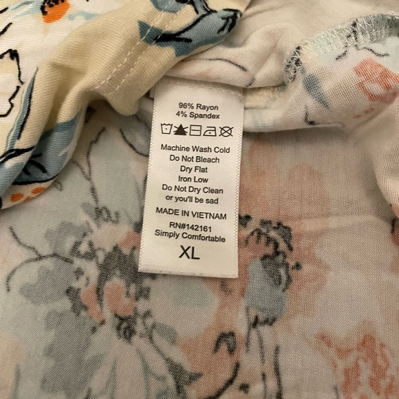 LuLaRoe Floral Ashley Raglan Tee - Picture 4 of 6